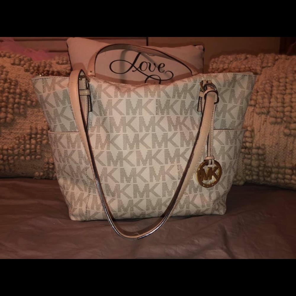 MK purse